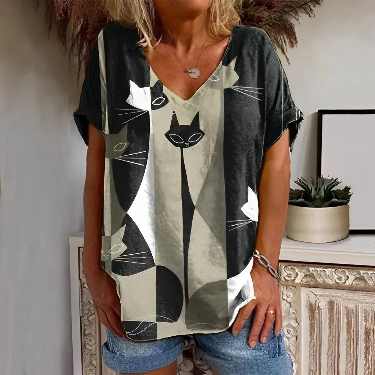 Women's Casual Short Sleeve V-Neck Black Cat Top Black Cats Store